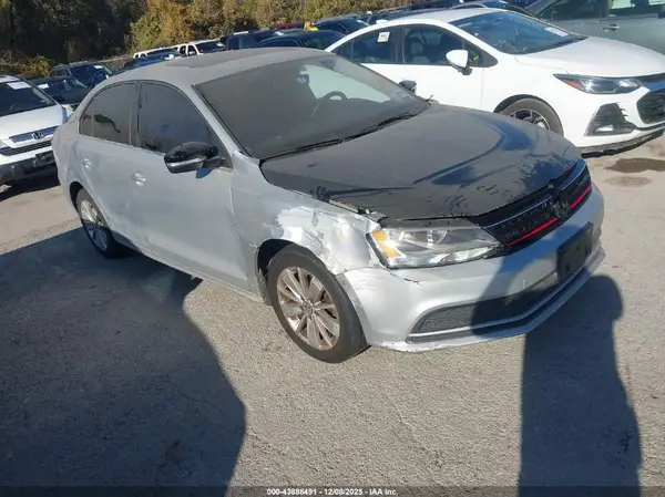 3VWD67AJ0GM267630 2016 VOLKSWAGEN JETTA - Image 1