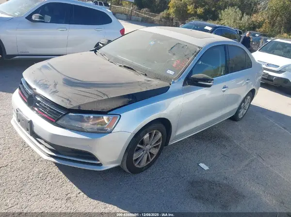 3VWD67AJ0GM267630 2016 VOLKSWAGEN JETTA - Image 2