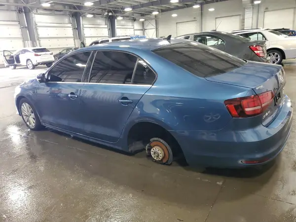 3VWD67AJ0GM304661 2016 VOLKSWAGEN JETTA - Image 2
