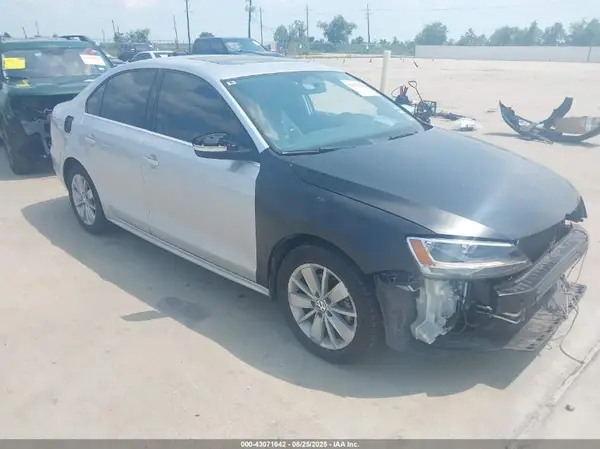 3VWD67AJ0GM307057 2016 VOLKSWAGEN JETTA - Image 1