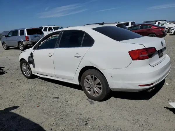 3VWD67AJ0GM370482 2016 VOLKSWAGEN JETTA - Image 2
