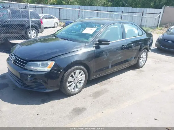3VWD67AJ0GM381322 2016 VOLKSWAGEN JETTA - Image 2