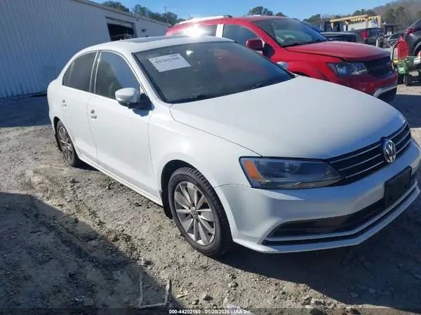 3VWD67AJ0GM416764 2016 VOLKSWAGEN JETTA - Image 1