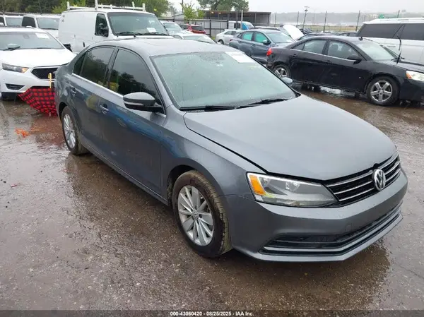 3VWD67AJ1GM209879 2016 VOLKSWAGEN JETTA - Image 1