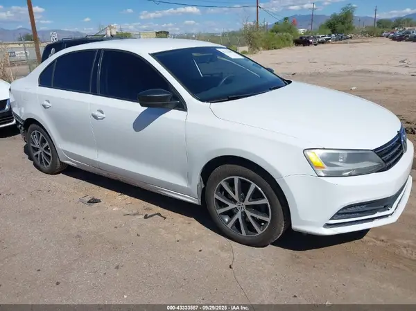 3VWD67AJ1GM253476 2016 VOLKSWAGEN JETTA - Image 1