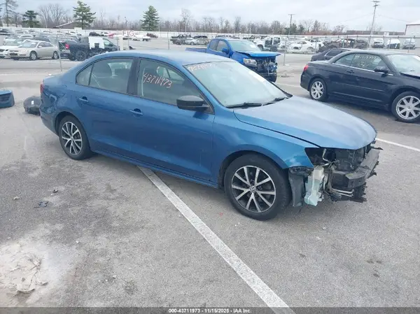 3VWD67AJ1GM255129 2016 VOLKSWAGEN JETTA - Image 1