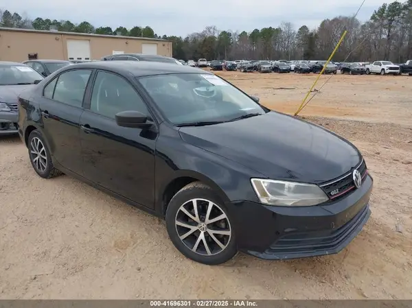 3VWD67AJ1GM261996 2016 VOLKSWAGEN JETTA - Image 1