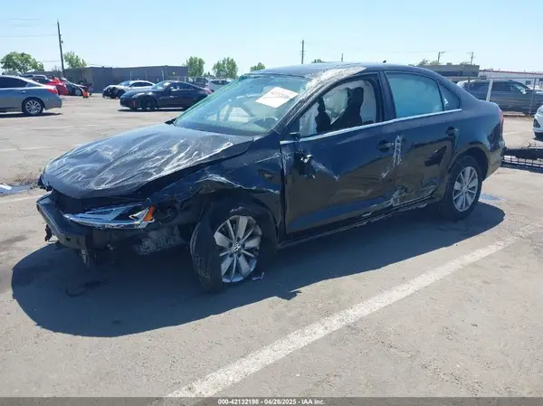 3VWD67AJ1GM263988 2016 VOLKSWAGEN JETTA - Image 2