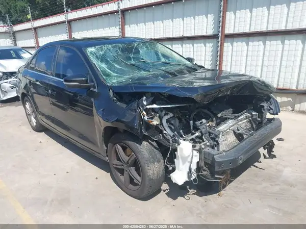 3VWD67AJ1GM321193 2016 VOLKSWAGEN JETTA - Image 1