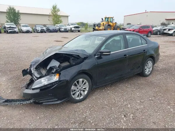 3VWD67AJ1GM329682 2016 VOLKSWAGEN JETTA - Image 2