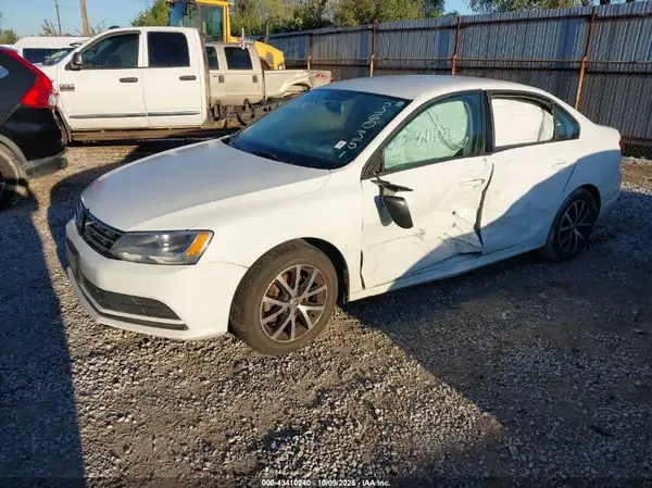 3VWD67AJ1GM360351 2016 VOLKSWAGEN JETTA - Image 2