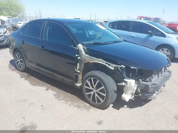 3VWD67AJ1GM364335 2016 VOLKSWAGEN JETTA - Image 1