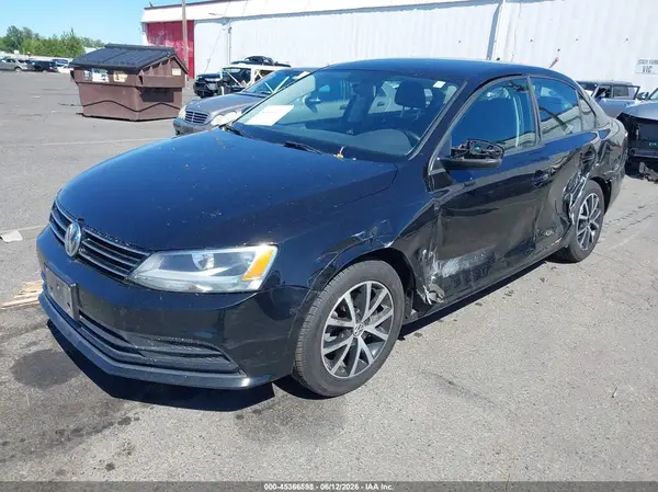3VWD67AJ1GM365064 2016 VOLKSWAGEN JETTA - Image 2