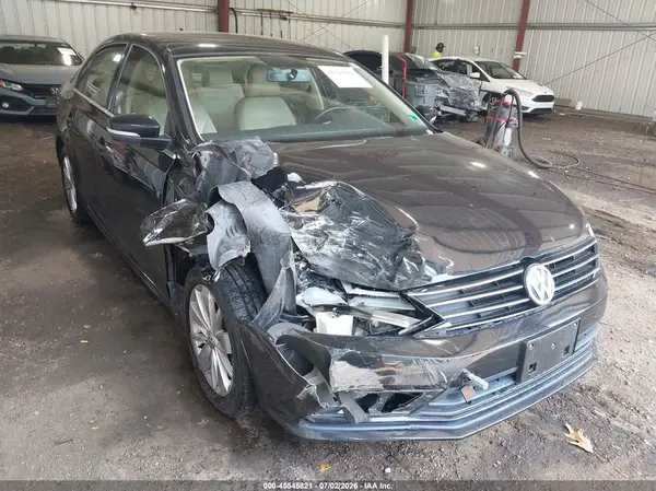 3VWD67AJ1GM383225 2016 VOLKSWAGEN JETTA - Image 1