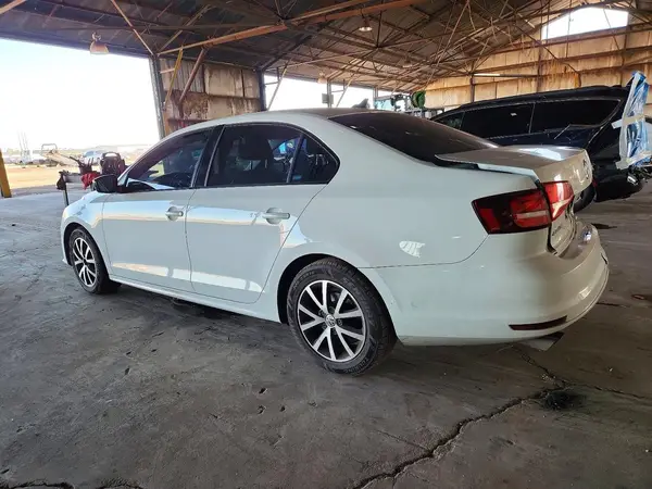 3VWD67AJ1GM398016 2016 VOLKSWAGEN JETTA - Image 2