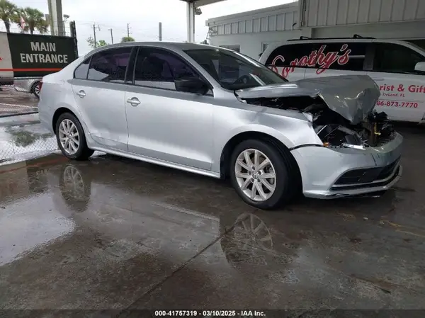 3VWD67AJ2GM252658 2016 VOLKSWAGEN JETTA - Image 1
