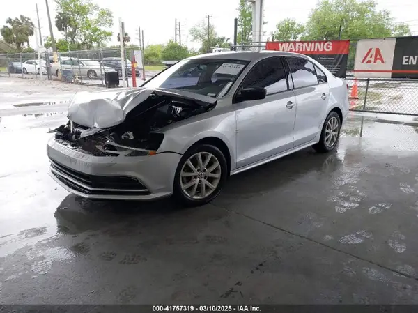 3VWD67AJ2GM252658 2016 VOLKSWAGEN JETTA - Image 2