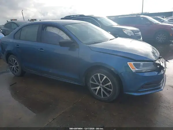 3VWD67AJ2GM261750 2016 VOLKSWAGEN JETTA - Image 1