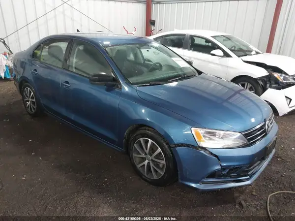 3VWD67AJ2GM268990 2016 VOLKSWAGEN JETTA - Image 1