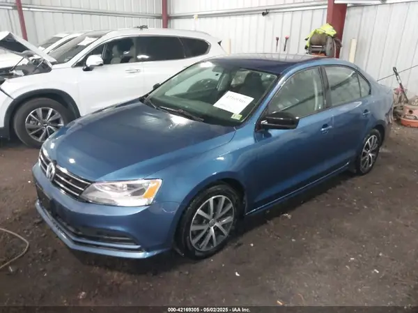 3VWD67AJ2GM268990 2016 VOLKSWAGEN JETTA - Image 2