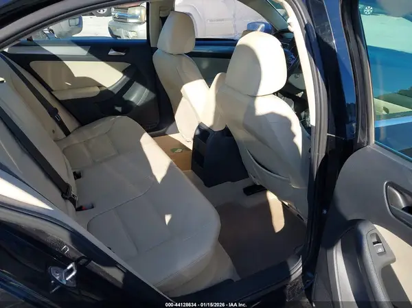 3VWD67AJ2GM322014 2016 VOLKSWAGEN JETTA - Image 8