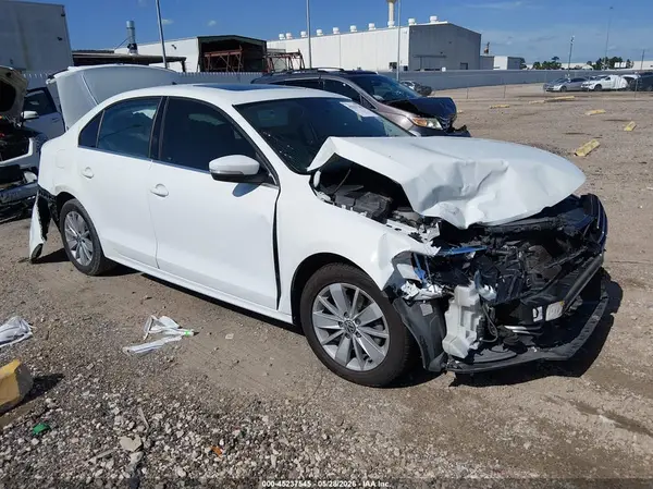 3VWD67AJ3GM237490 2016 VOLKSWAGEN JETTA - Image 1