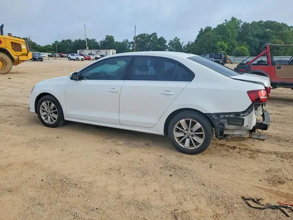 3VWD67AJ3GM240258 2016 VOLKSWAGEN JETTA - Image 2