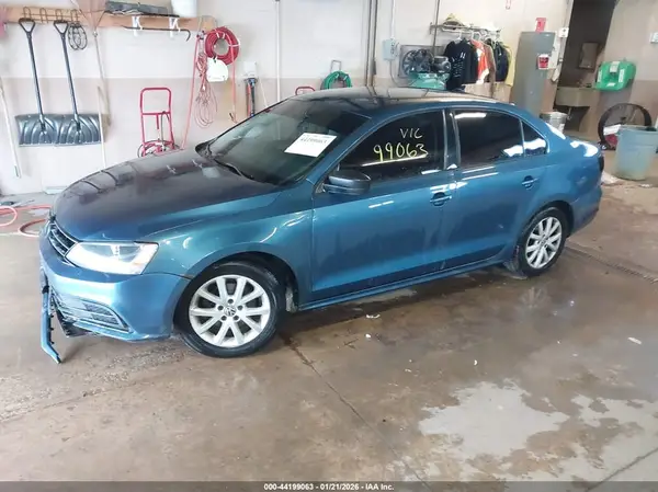 3VWD67AJ3GM249526 2016 VOLKSWAGEN JETTA - Image 2
