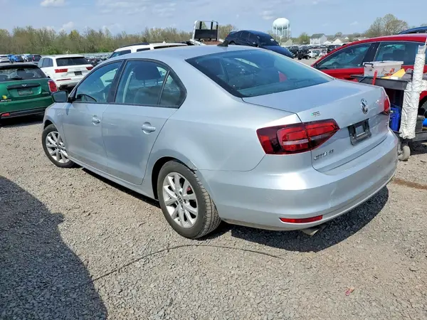 3VWD67AJ3GM253639 2016 VOLKSWAGEN JETTA - Image 2