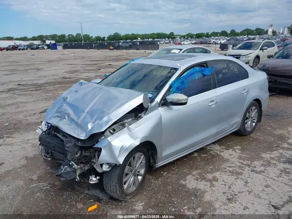 3VWD67AJ3GM320479 2016 VOLKSWAGEN JETTA - Image 2