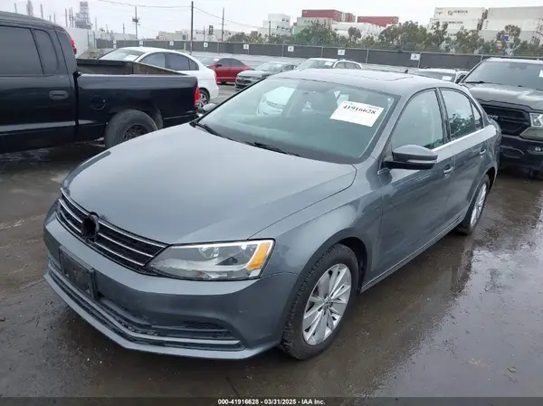 3VWD67AJ3GM370752 2016 VOLKSWAGEN JETTA - Image 2