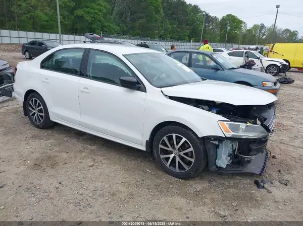 3VWD67AJ3GM383047 2016 VOLKSWAGEN JETTA - Image 1