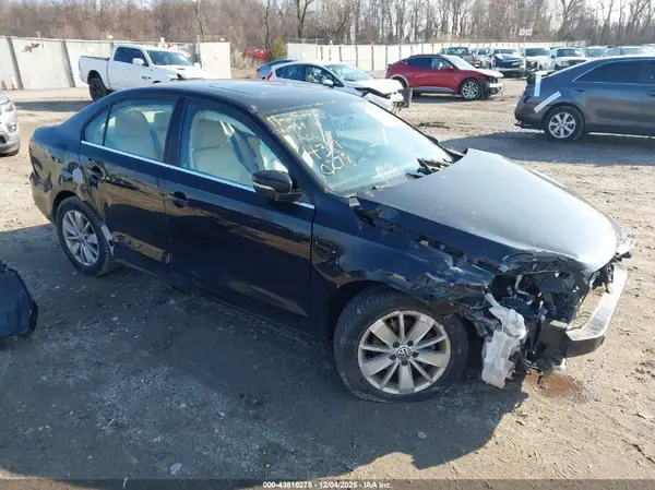 3VWD67AJ3GM384327 2016 VOLKSWAGEN JETTA - Image 1