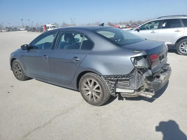 3VWD67AJ3GM402499 2016 VOLKSWAGEN JETTA - Image 2