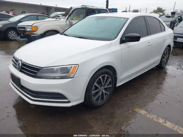 3VWD67AJ4GM215515 2016 VOLKSWAGEN JETTA - Image 2