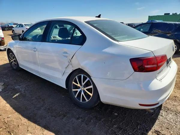 3VWD67AJ4GM216017 2016 VOLKSWAGEN JETTA - Image 2
