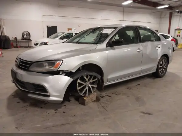 3VWD67AJ4GM226580 2016 VOLKSWAGEN JETTA - Image 2