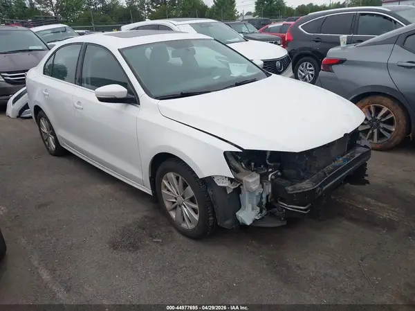 3VWD67AJ4GM230726 2016 VOLKSWAGEN JETTA - Image 1
