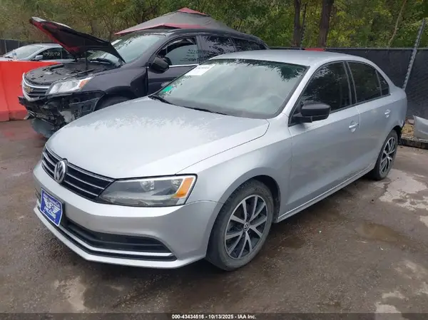 3VWD67AJ4GM264195 2016 VOLKSWAGEN JETTA - Image 2