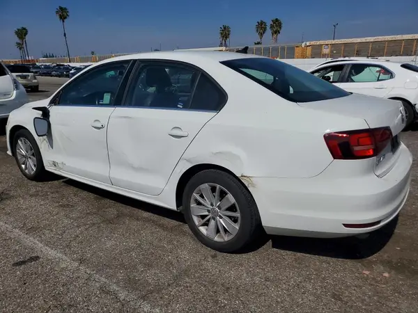 3VWD67AJ4GM267761 2016 VOLKSWAGEN JETTA - Image 2