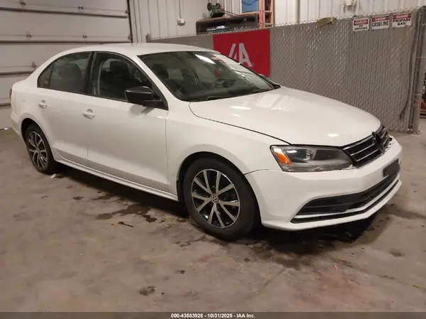 3VWD67AJ4GM294233 2016 VOLKSWAGEN JETTA - Image 1