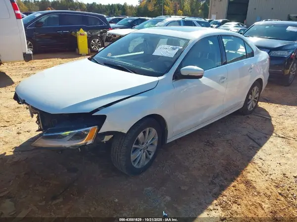 3VWD67AJ4GM359386 2016 VOLKSWAGEN JETTA - Image 2