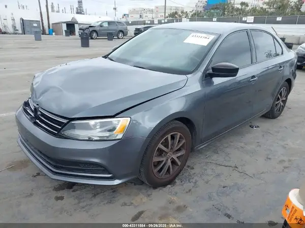 3VWD67AJ5GM238379 2016 VOLKSWAGEN JETTA - Image 2