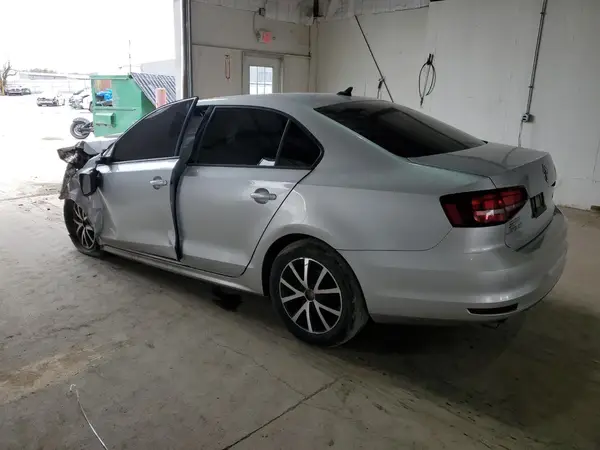 3VWD67AJ5GM260818 2016 VOLKSWAGEN JETTA - Image 2