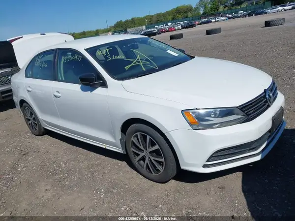3VWD67AJ5GM265243 2016 VOLKSWAGEN JETTA - Image 1