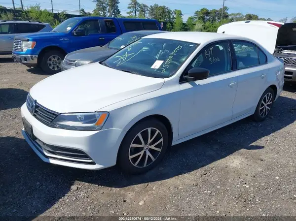 3VWD67AJ5GM265243 2016 VOLKSWAGEN JETTA - Image 2