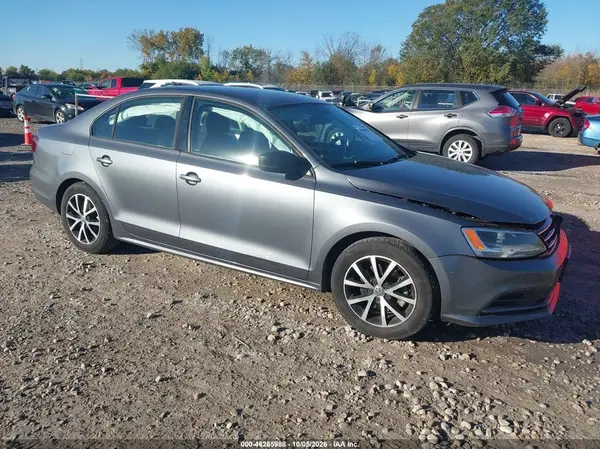 3VWD67AJ5GM267252 2016 VOLKSWAGEN JETTA - Image 1