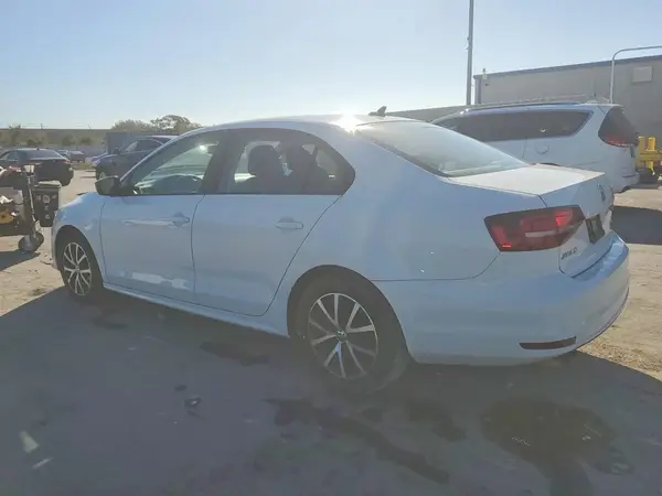 3VWD67AJ5GM281975 2016 VOLKSWAGEN JETTA - Image 2