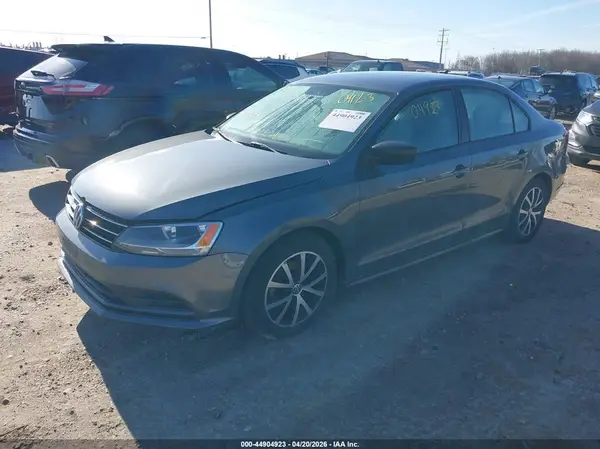3VWD67AJ5GM290983 2016 VOLKSWAGEN JETTA - Image 2