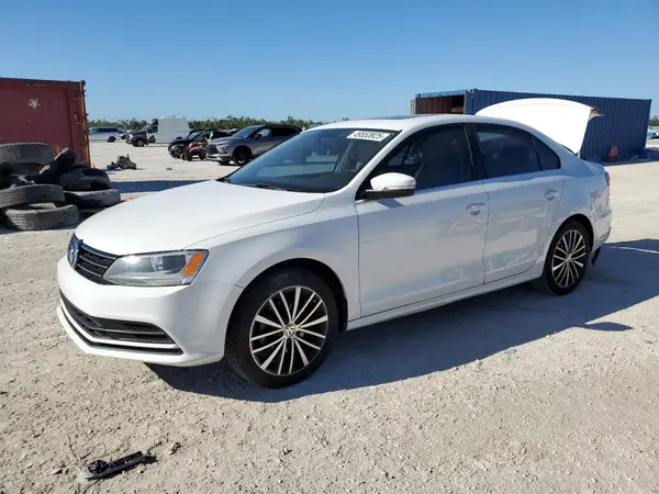 3VWD67AJ5GM328762 2016 VOLKSWAGEN JETTA - Image 1